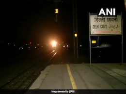 राहत की सांस: छत्तीसगढ़ के रायगढ़ से दिल्ली पहुंची ऑक्सीजन एक्सप्रेस राहत की सांस: छत्तीसगढ़ के रायगढ़ से दिल्ली पहुंची ऑक्सीजन एक्सप्रेस