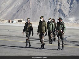 Army Chief Visits Siachen, Eastern Ladakh, Reviews Operational Situation Army Chief Visits Siachen, Eastern Ladakh, Reviews Operational Situation