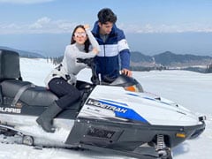 सारा अली खान ने बर्फीली वादियों में दिखाया ऐसा अंदाज, भाई इब्राहिम भी आए नजर- देखें Photos