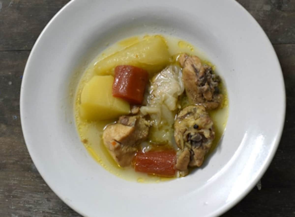 Easy Bengali-Style Chicken Stew Recipe: Protein-Rich Staple ...