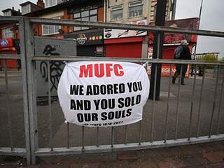 Premier League: Manchester United Fans Breach Training Ground Security To Protest Against Glazers