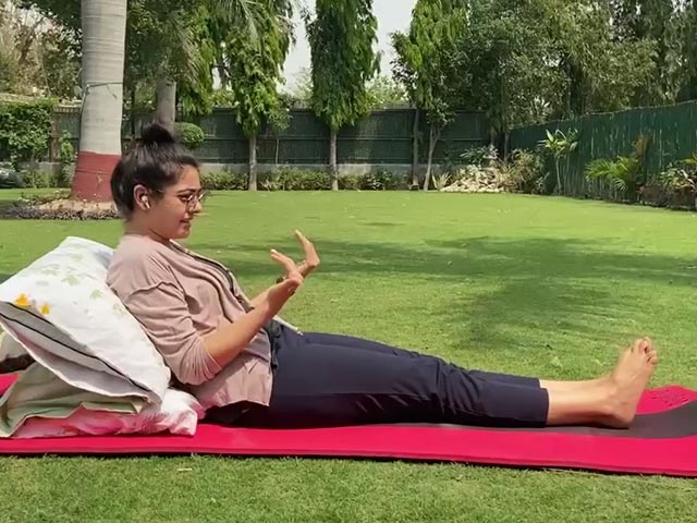 Self Proning Demo: How To Improve Oxygen Levels At Home