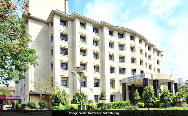 दिल्ली के बत्रा अस्पताल में ऑक्सीजन का संकट, एक डॉक्टर समेत 12 मरीजों की मौत
