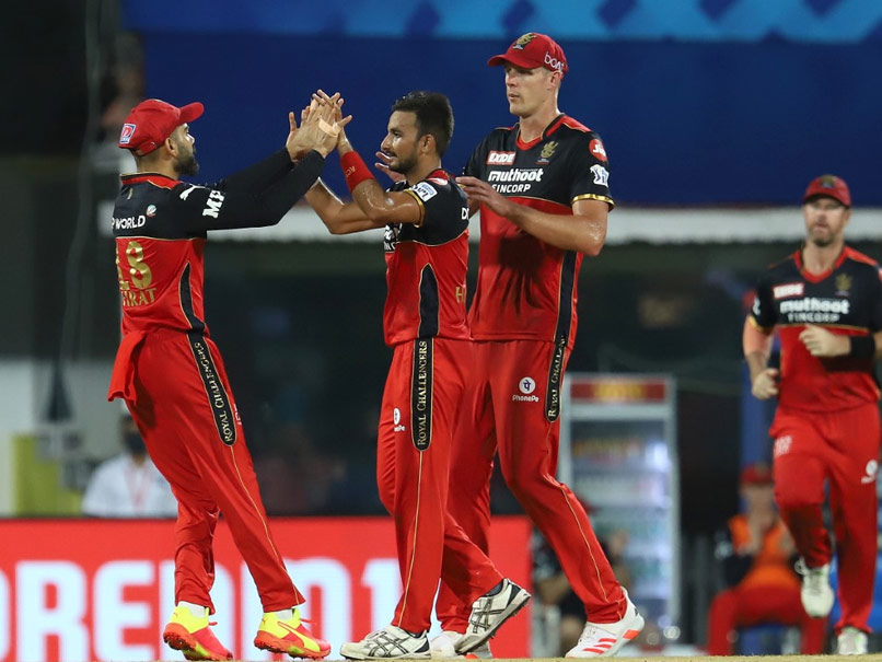 RCB vs KKR: बैंगलोर ने कोलकाता को 38 रन से हराया. मैक्सवेल-डिविलियर्स बने मैच के हीरो