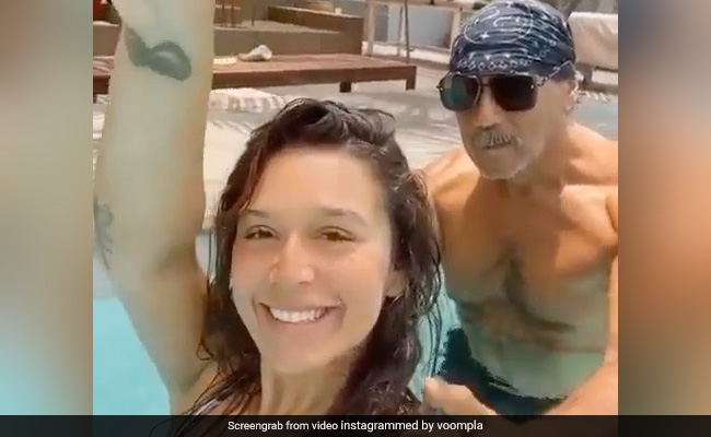 Krishna Shroff लॉकडाउन में उठा रहीं पूल का लुत्फ, पापा जैकी श्रॉफ भी साथ आए नजर...देखें Video