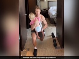 IPL 2021: जोस बटलर को बेटी ने कराया वर्कआउट, देखें क्यूट video IPL 2021: जोस बटलर को बेटी ने कराया वर्कआउट, देखें क्यूट video