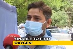 Patients Queue Up Outside Delhi Hospital Amid Acute Shortage Of Beds, Oxygen Patients Queue Up Outside Delhi Hospital Amid Acute Shortage Of Beds, Oxygen
