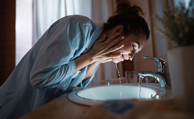 Skincare Tips To Follow Even While Being Indoors Or Staying At Home