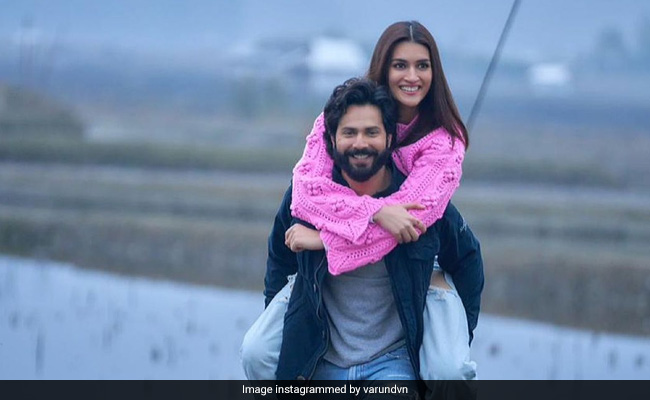 It's A Wrap For Kriti Sanon On <i>Bhediya</i> Sets. "<i>Bahut Mazaa Aaya Aapke Saath</i>," Writes Co-Star Varun Dhawan