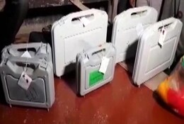 वाराणसी VIDEO में दिखा, ट्रक के जरिये 'चोरी' हो रही थी EVM, बोले अखिलेश; हाईकोर्ट जाएंगे वाराणसी VIDEO में दिखा, ट्रक के जरिये 'चोरी' हो रही थी EVM, बोले अखिलेश; हाईकोर्ट जाएंगे