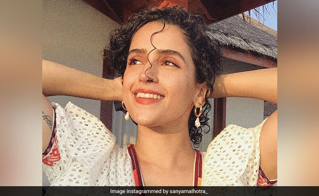 All Eyes Are On Sanya Malhotra And Her Perfect Sun-Kissed Makeup