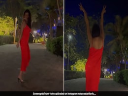 Natasa Stankovic ने ऑरेंज ड्रेस पहन की कैटवॉक, फिर पीछे मुड़कर यूं दिया जबरदस्त लुक- Viral हुआ Video Natasa Stankovic ने ऑरेंज ड्रेस पहन की कैटवॉक, फिर पीछे मुड़कर यूं दिया जबरदस्त लुक- Viral हुआ Video