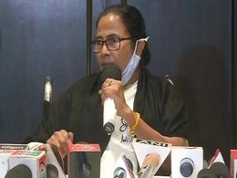 चुनाव प्रचार से 24 घंटे के 'बैन' के फैसले को ममता बनर्जी ने बताया 'असंवैधानिक', कोलकाता में देंगी धरना चुनाव प्रचार से 24 घंटे के 'बैन' के फैसले को ममता बनर्जी ने बताया 'असंवैधानिक', कोलकाता में देंगी धरना