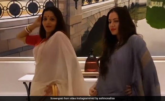 Monalisa ने 'तूने मारी एंट्रियां' गाने पर फ्रेंड के साथ कोलकाता में किया डांस, Video ने जीता फैंस का दिल