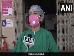4 महीने की प्रेग्नेंट नर्स ने दी इंसानियत की मिसाल, रोजा रखते हुए कर रही कोरोना मरीजों का इलाज 4 महीने की प्रेग्नेंट नर्स ने दी इंसानियत की मिसाल, रोजा रखते हुए कर रही कोरोना मरीजों का इलाज