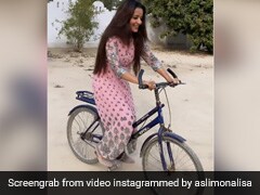 बार-बार कोशिश के बाद भी मोनालिसा नहीं चला पाईं साइकिल, फैन्स दे रहे ऐसा रिएक्शन-देखें Video