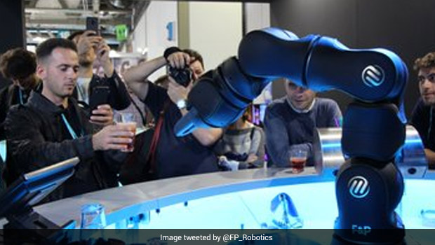Bar Of The Future! Swiss Robot Bartender Makes Cocktails And Tells Jokes