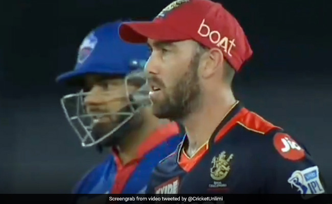 IPL 2021: मैक्सवेल ने जड़ा तूफानी छक्का, तो विकेट के पीछे से Rishabh Pant बोले- 'बहुत तेज घुमाया यह तो' - देखें Video