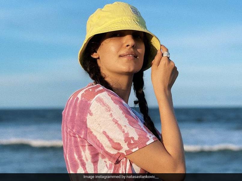 Hardik Pandya Smitten By "Cutie" Natasa Stankovic's  Beach Pics