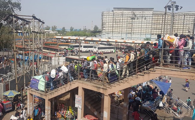 Arvind Kejriwal Says "<i>Main Hoon Na</i>", But Migrant Workers Head Home