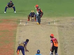 IPL 2021: शाकिब-अल-हसन ने डाली ऐसी रहस्यमयी गेंद, बोल्ड होने के बाद पिच को देखने लगे साहा - देखें Video