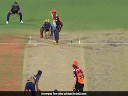 IPL 2021: शाकिब-अल-हसन ने डाली ऐसी रहस्यमयी गेंद, बोल्ड होने के बाद पिच को देखने लगे साहा - देखें Video IPL 2021: शाकिब-अल-हसन ने डाली ऐसी रहस्यमयी गेंद, बोल्ड होने के बाद पिच को देखने लगे साहा - देखें Video