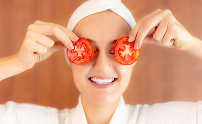 5 Amazing Tomato Face Packs For That Glowing Skin
