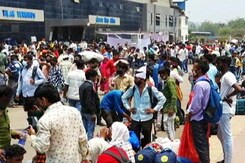 Amid Lockdown Fear, Mumbai's Most Vulnerable Plan Depature Amid Lockdown Fear, Mumbai's Most Vulnerable Plan Depature