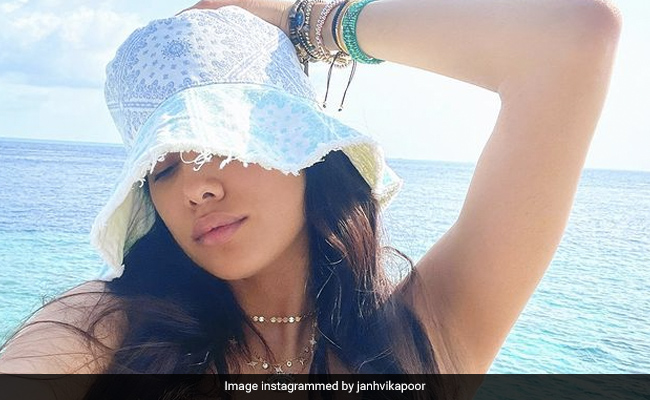 "Last To Get On The Maldives Bandwagon" But This Actress Totally Gets The Hype