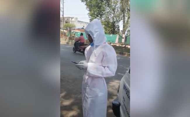 एमपी: कोरोना संक्रमित मरीज को लेकर गन्ने के जूस का आनंद लेते नजर आए स्वास्थ्य कर्मी, VIDEO हुआ वायरल