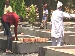 Delhi Running Out Of Space For Funerals Amid Record Covid Deaths Delhi Running Out Of Space For Funerals Amid Record Covid Deaths