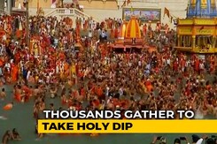 Lakhs In Haridwar For Kumbh Holy Dip Today Amid Covid Crisis Lakhs In Haridwar For Kumbh Holy Dip Today Amid Covid Crisis