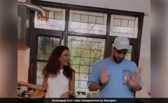 Jasmin Bhasin ने अली गोनी की फैमिली के साथ की इफ्तार की तैयारी, देखें Video