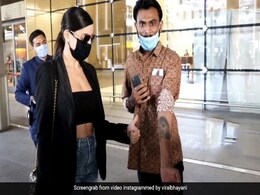 नोरा फतेही को एयरपोर्ट पर फैन्स ने दिया खास सरप्राइज, एक्ट्रेस हुईं इमोशनल- देखें Video नोरा फतेही को एयरपोर्ट पर फैन्स ने दिया खास सरप्राइज, एक्ट्रेस हुईं इमोशनल- देखें Video