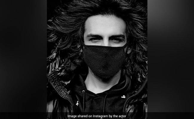 The Actor Under The Mask In This Pic Recently Beat COVID