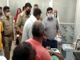 UP में पंचायत चुनावों के साथ ही बड़े पैमाने पर गांवों में फैल रहा कोरोना, मौतों की तादाद भी बढ़ रही UP में पंचायत चुनावों के साथ ही बड़े पैमाने पर गांवों में फैल रहा कोरोना, मौतों की तादाद भी बढ़ रही