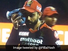 IPL 2021: कैच करने दौड़े Virat Kohli के चेहरे पर लगी गेंद, सूज गया चेहरा - देखें पूरा Video