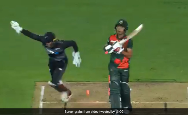 NZ vs BAN: विकेटकीपर ने चालाकी से किया स्टंप, बांग्लादेशी बल्लेबाज की बत्ती गुल हो गई..देखें Video