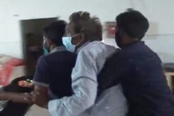 Watch: No Stretcher, Covid Patient Biked Out Of Jharkhand Hospital Ward Watch: No Stretcher, Covid Patient Biked Out Of Jharkhand Hospital Ward