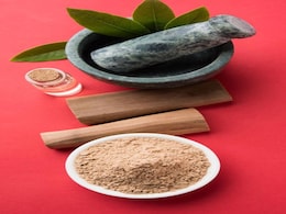 कोरोना के इलाज में चमत्कारिक बताई जा रही दवा के लिए जुट रही थी हजारों की भीड़, बिक्री पर लगी रोक कोरोना के इलाज में चमत्कारिक बताई जा रही दवा के लिए जुट रही थी हजारों की भीड़, बिक्री पर लगी रोक