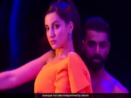 Nora Fatehi और तुषार कालिया ने 'साकी साकी' गाने पर किया डांस, दिखी जबरदस्त केमेस्ट्री-  Video Nora Fatehi और तुषार कालिया ने 'साकी साकी' गाने पर किया डांस, दिखी जबरदस्त केमेस्ट्री-  Video