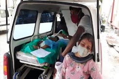 "Please Save Her": Vizag Couple's SOS Before Baby Dies Outside Hospital "Please Save Her": Vizag Couple's SOS Before Baby Dies Outside Hospital