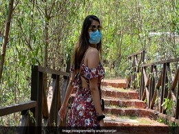Don't Miss The Most Important Bit In This Pic Of Anushka Ranjan Don't Miss The Most Important Bit In This Pic Of Anushka Ranjan