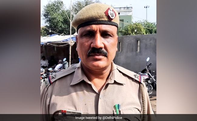 Family Unwilling, Delhi Cop Takes Covid Victim's Body To Crematorium