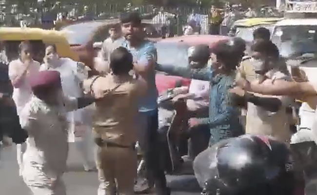 Video: Official Beats Driver With Belt On Delhi Road, Passersby Hit Back