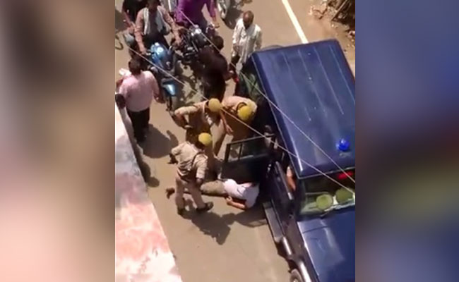 Azamgarh Mask Push Triggers Traders' Fury Against Cops' High-Handedness