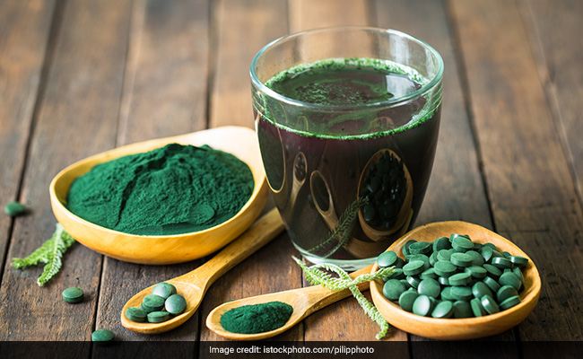 Can Chlorophyll Really Reduce Your Acne? This Viral Beauty Trend Says So