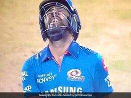 IPL 2021: छक्का जड़कर Run-Out हुए रोहित शर्मा, तो बनाया ऐसा चेहरा, लोगों ने बनाए ऐसे Memes - देखें Video IPL 2021: छक्का जड़कर Run-Out हुए रोहित शर्मा, तो बनाया ऐसा चेहरा, लोगों ने बनाए ऐसे Memes - देखें Video