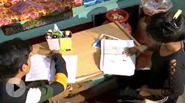 Covid-19: दिल्ली सरकार ने स्कूलों को कहा, 20 अप्रैल तक स्थगित करें प्रैक्टिकल परीक्षाएं