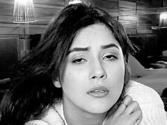 शहनाज गिल ने ब्लैक एंड व्हाइट Video में दिए किलर एक्सप्रेशन, फैन्स ने यूं दिए रिएक्शन